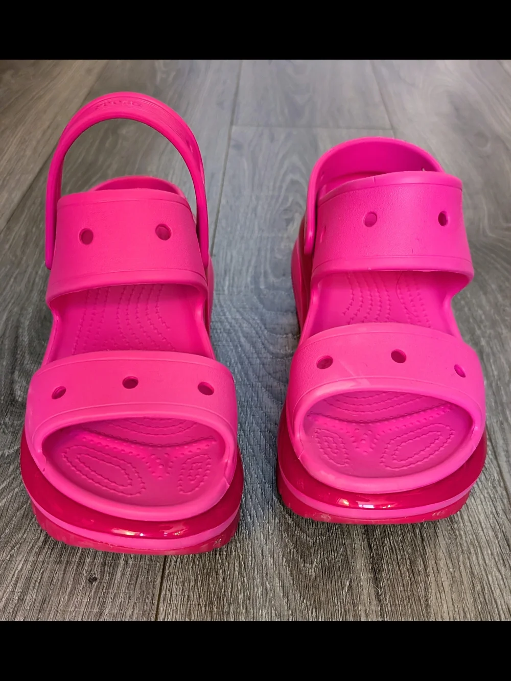 Crocs Classic Mega Crush Sandal - Magenta Size W11